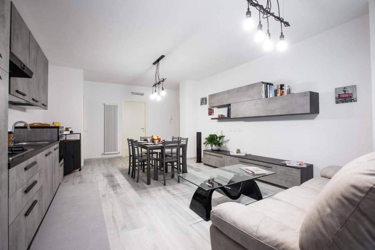 B&B dal moro Sondrio Bagian luar foto